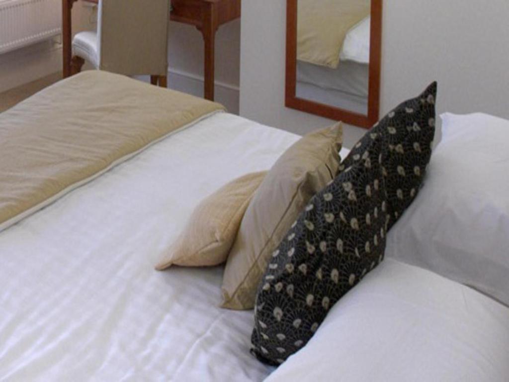 The Barns Hotel Cannock Bilik gambar
